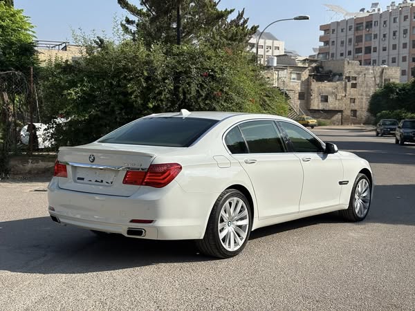 بي إم دبليو 740Li 2011 - صورة 5