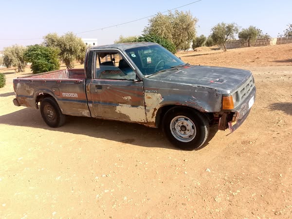مازدا B2200 1993 - صورة 1