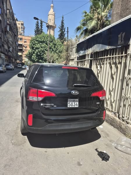كيا سورينتو 2015 - صورة 2