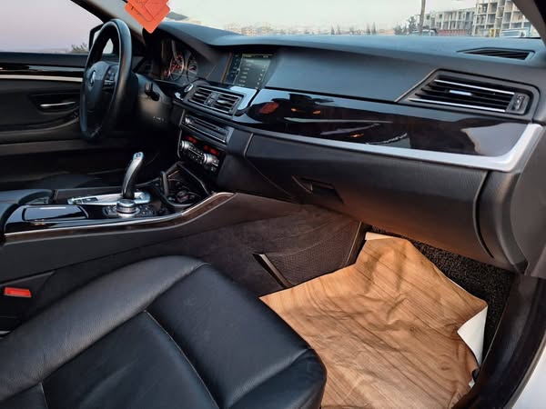 BMW 528i 2011 - صورة 4
