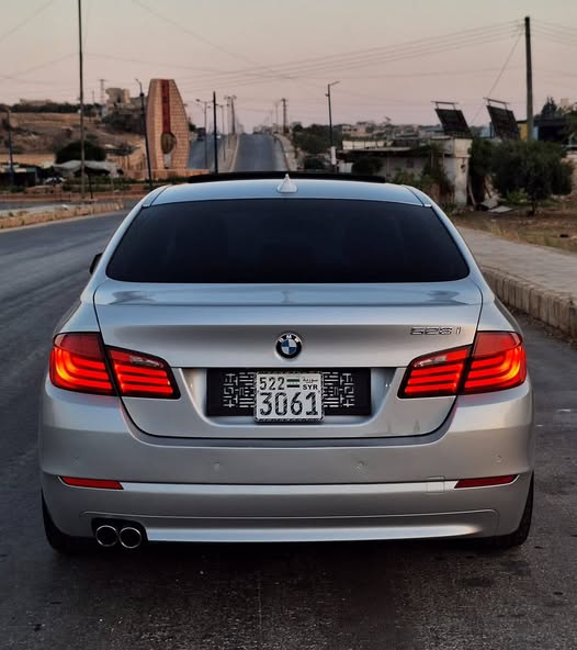 BMW 528i 2011 - صورة 4