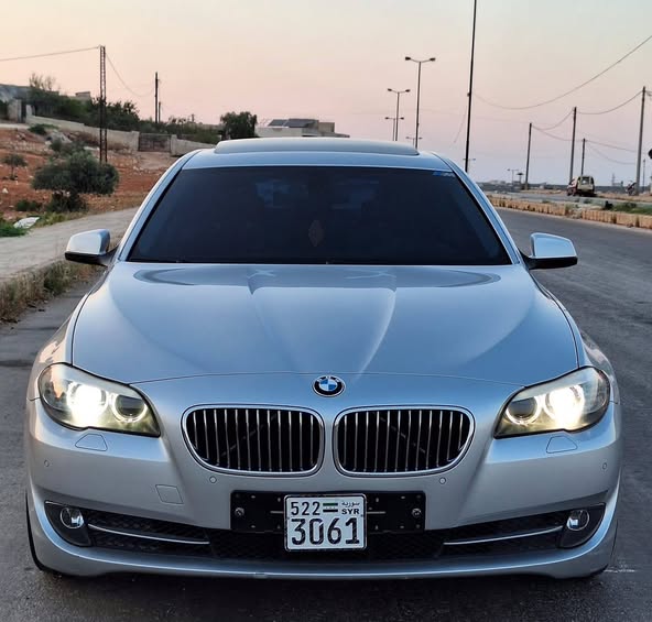 BMW 528i 2011 - صورة 1