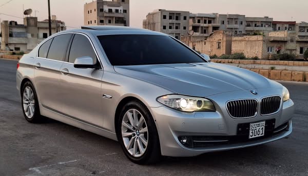 BMW 528i 2011 - صورة 2