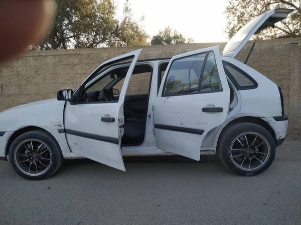 فولكس فاجن جول 2002 - صورة 4