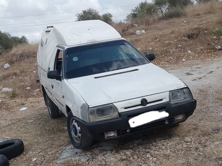 سكودا Pickup 1995