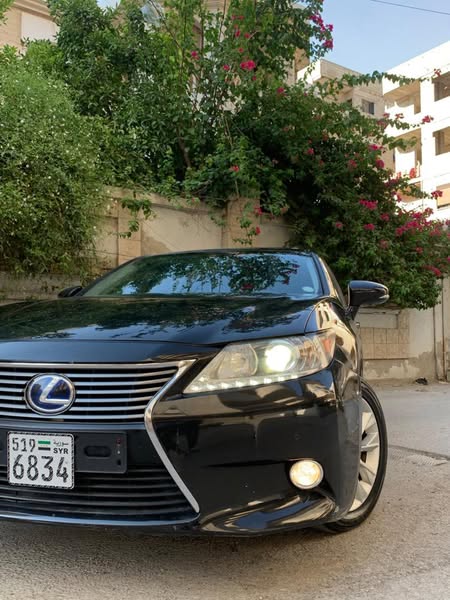 Lexus ES 300 2013 - صورة 1