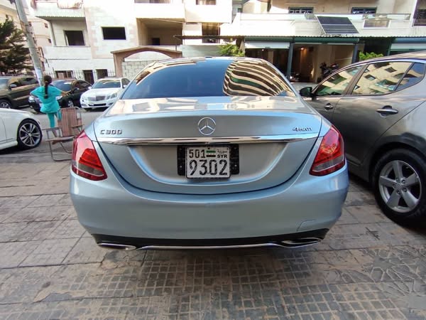 مرسيدس C300 2015 - صورة 4