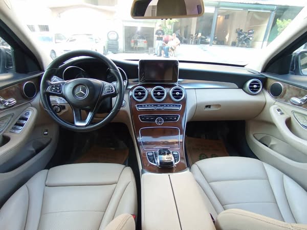 مرسيدس C300 2015 - صورة 2
