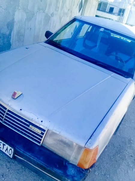 مازدا 929 1983 - صورة 3