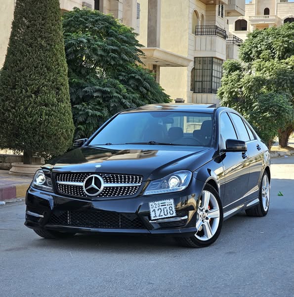 مرسيدس-بنز C300 2010 - صورة 2