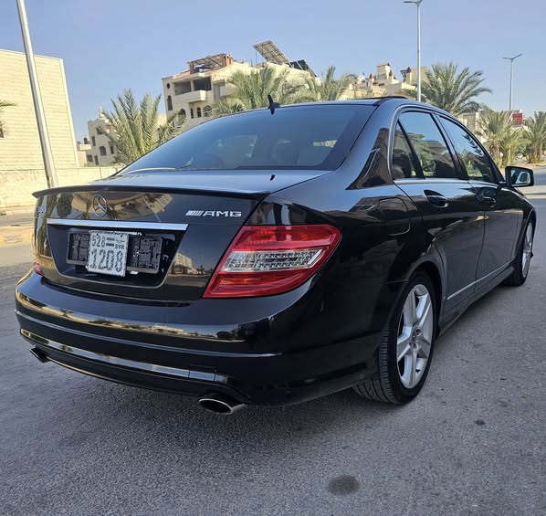 مرسيدس-بنز C300 2010 - صورة 4