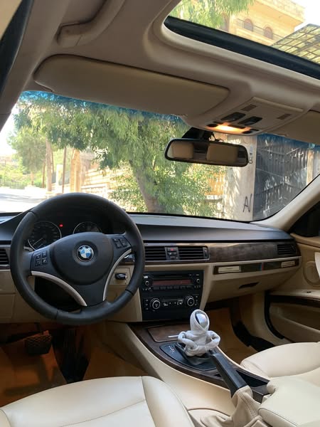 بي إم دبليو 328 2010 - صورة 1