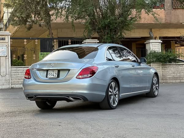 مرسيدس C300 2018 - صورة 4
