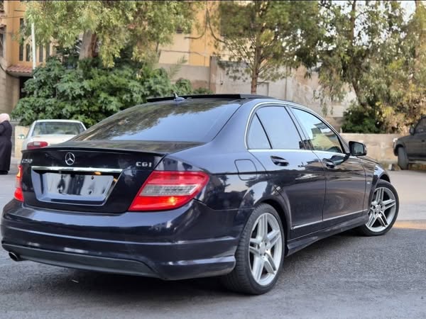 مرسيدس C250 2010 - صورة 2