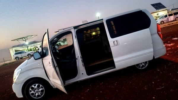 هيونداي ستاركس اتش ون 2011 - صورة 1