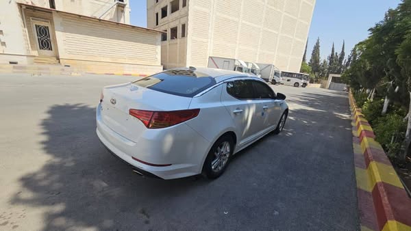 كيا اوبتيما 2012 - صورة 1