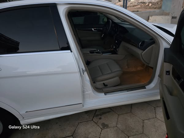 مرسيدس C300 2013 - صورة 3