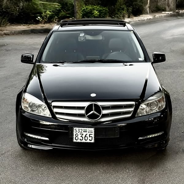 مرسيدس-بنز C200 2011 - صورة 1
