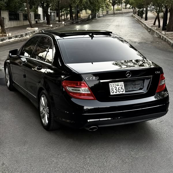 مرسيدس-بنز C200 2011 - صورة 2