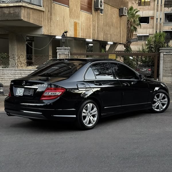 مرسيدس-بنز C200 2011 - صورة 4