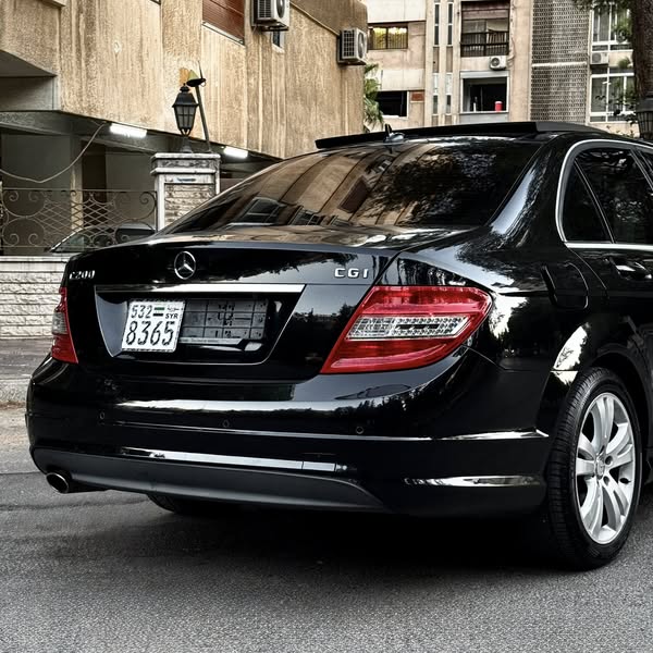 مرسيدس-بنز C200 2011 - صورة 5