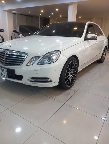 ميرسيدس E300 2011 - صورة 5