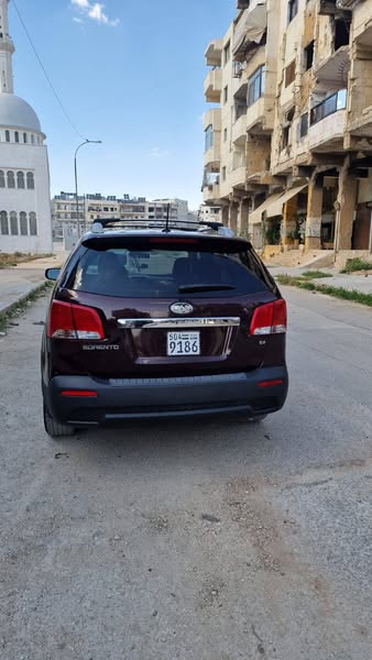 كيا سورينتو 2012 - صورة 4