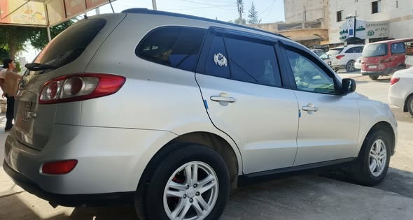 هيونداي سنتافيه سي ام 2011 - صورة 2