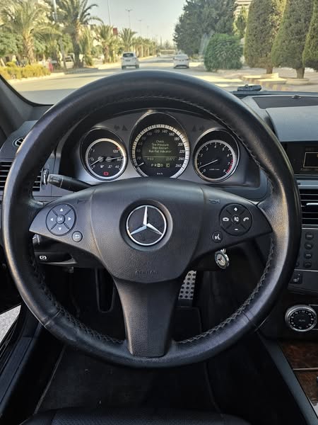 مرسيدس-بنز C 300 2010 - صورة 4