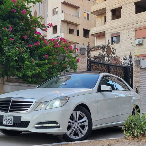 مرسيدس-بنز E 300 2011 - صورة 1