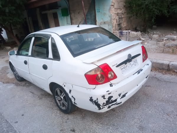 ليفان 520 2007 - صورة 2