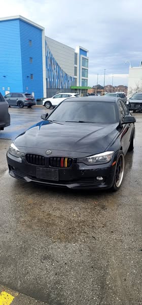 BMW 320i 2012 - صورة 1