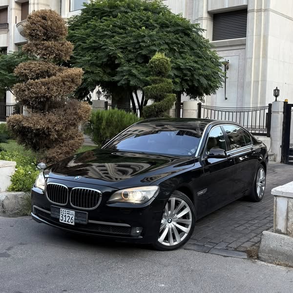 Bmw 750 Li 2012 - صورة 1