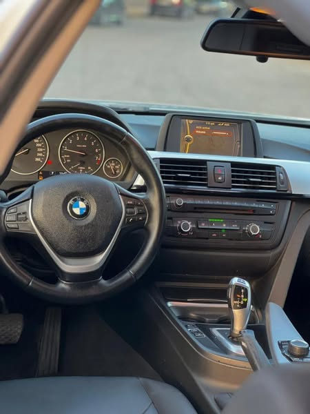 BMW 320 2012 - صورة 3