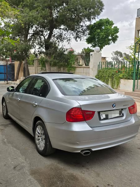 بي ام 320i 2010 - صورة 1