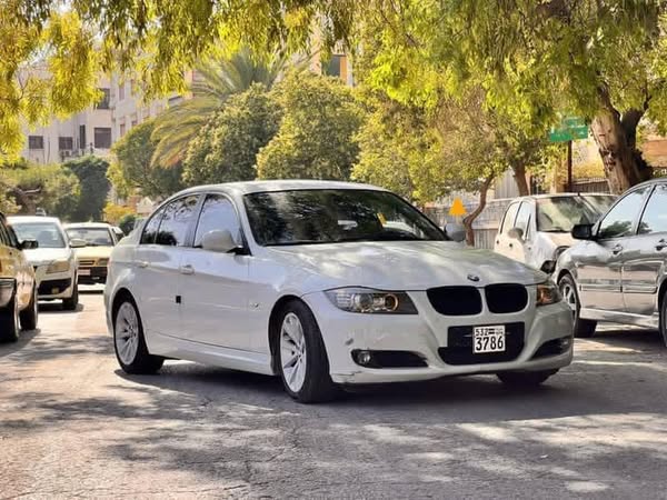 بي ام دبليو 320 2012 - صورة 2