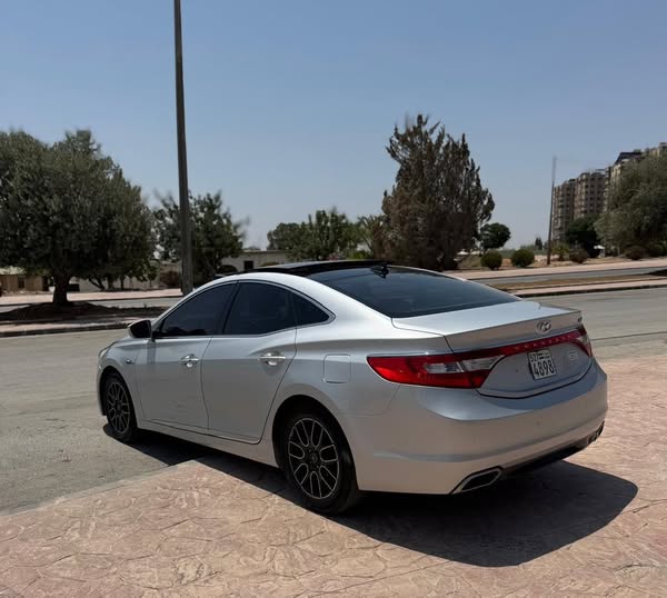 هيونداي أزيرا 2016 - صورة 2