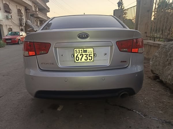 كيا فورتي 2011 - صورة 3