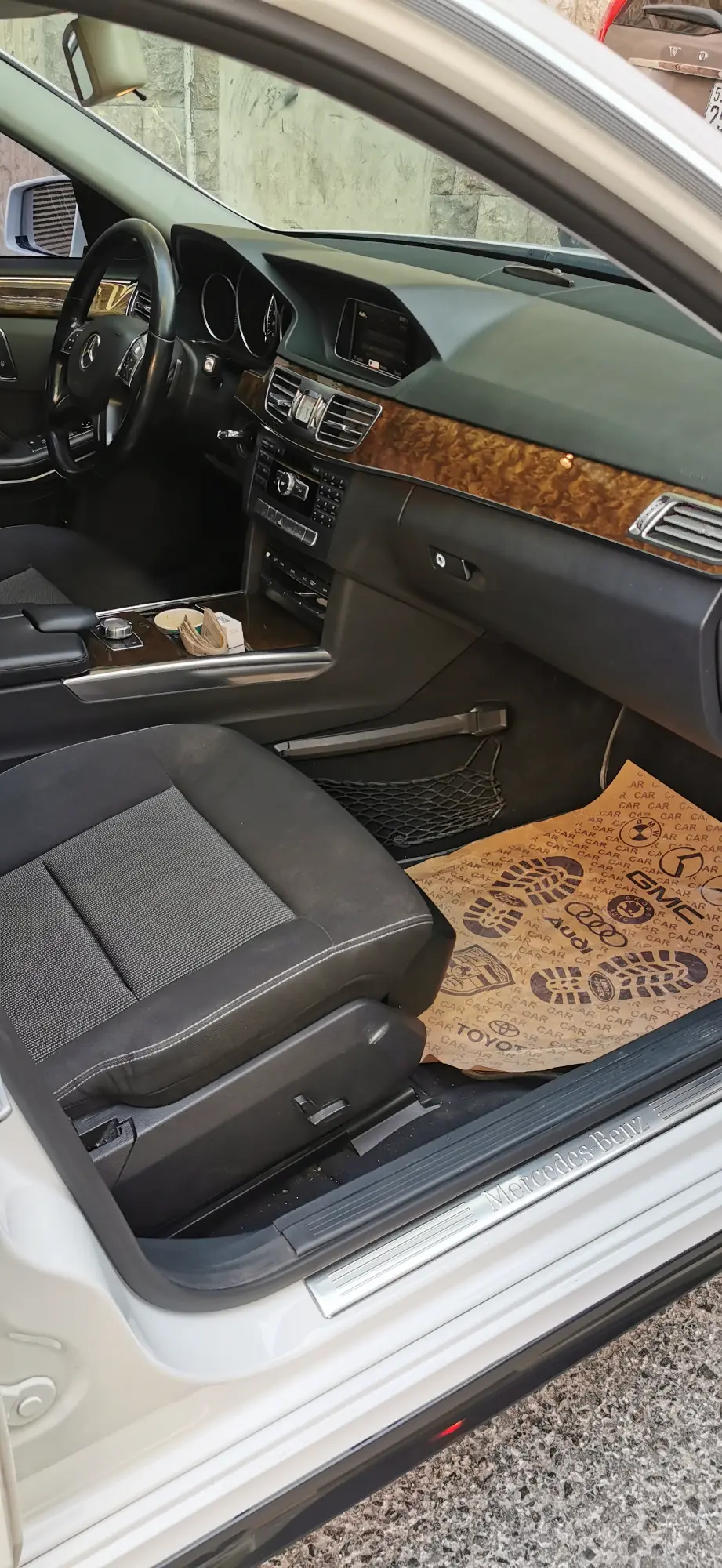 Merceds benz e200 2014 - صورة 6