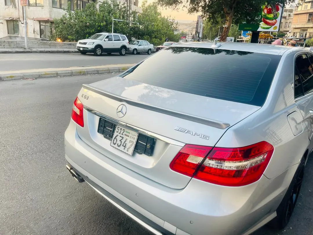 مرسيدس E 63 AMG 2011 قمة الفخامة - صورة 4