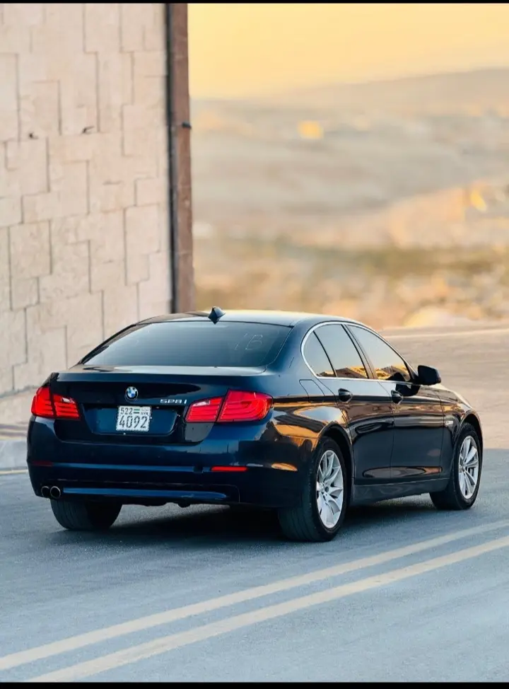 BMW 535i GT 2012 بحالة ممتازة - صورة 2
