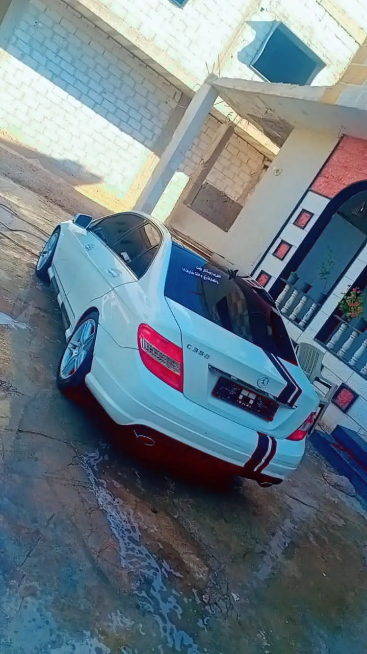 مرسيدس C-Class كوبيه 2013 بحالة ممتازة - صورة 2