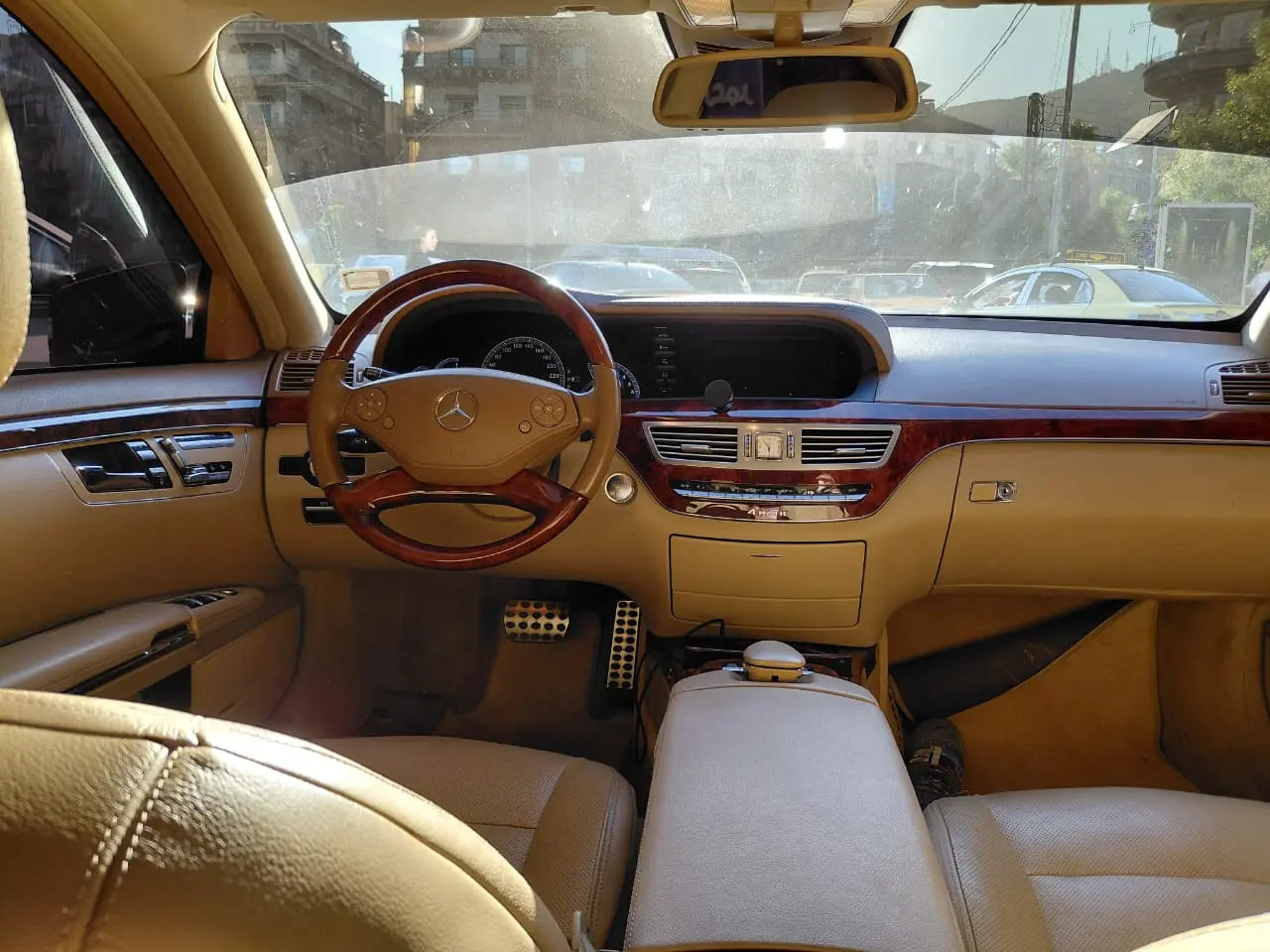 مرسيدس S 500 موديل 2011 بحالة ممتازة - صورة 4