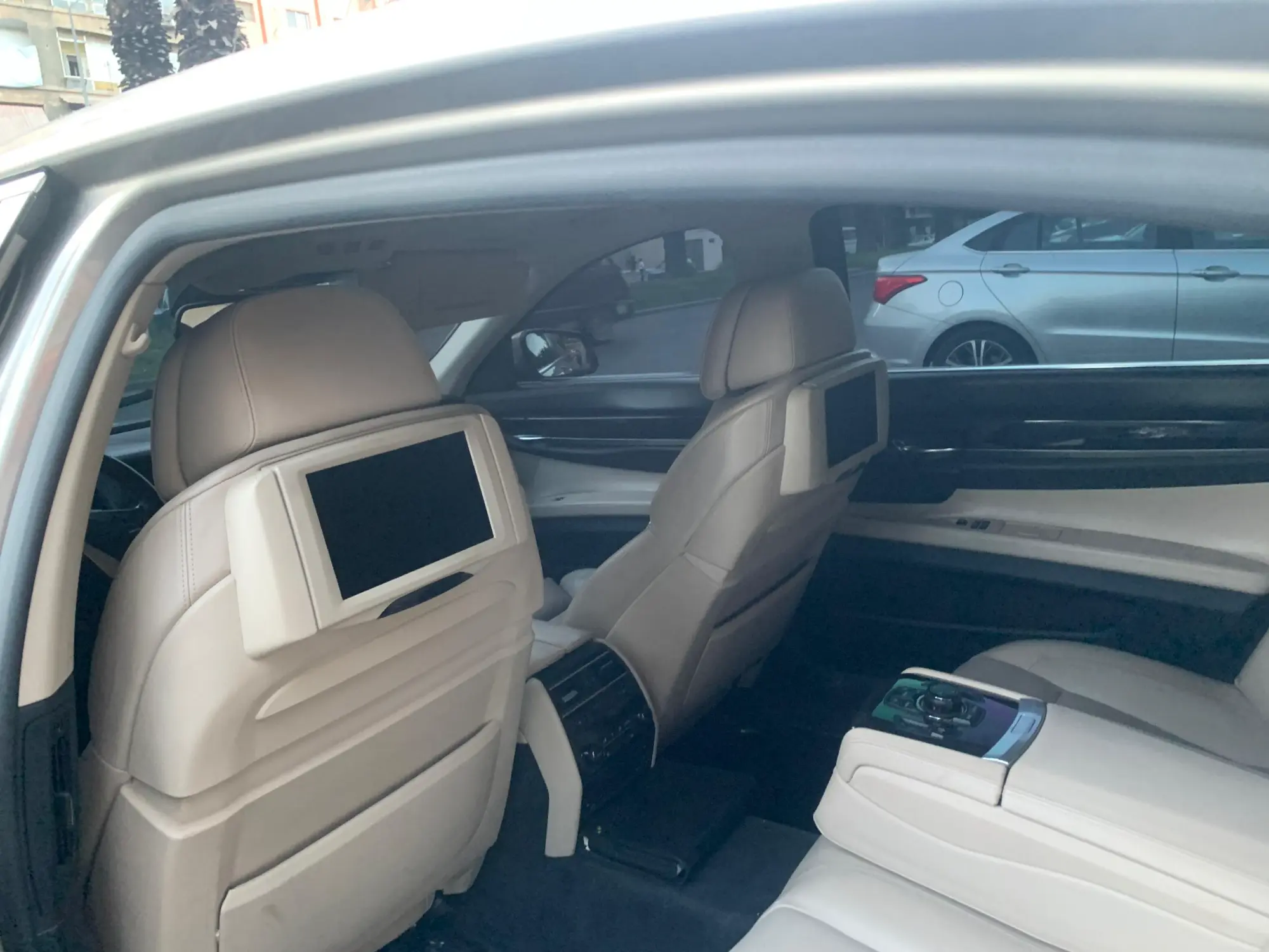 BMW750Li كاملة مسكرة 100% - صورة 10
