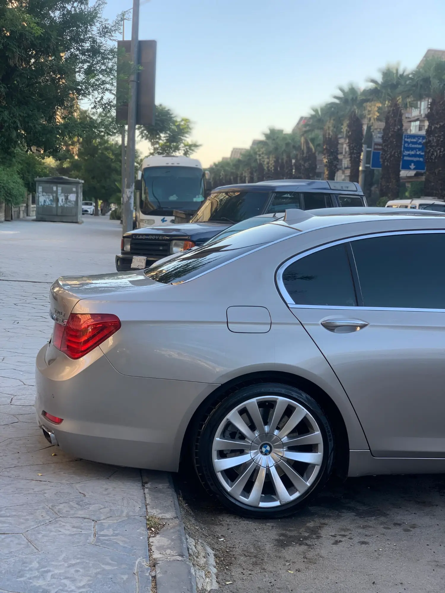 BMW750Li كاملة مسكرة 100% - صورة 12